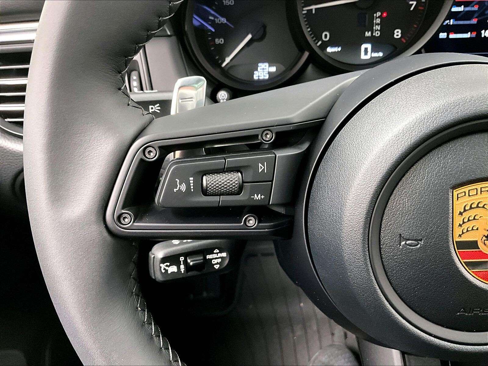 2026 Porsche Macan T thumb 19