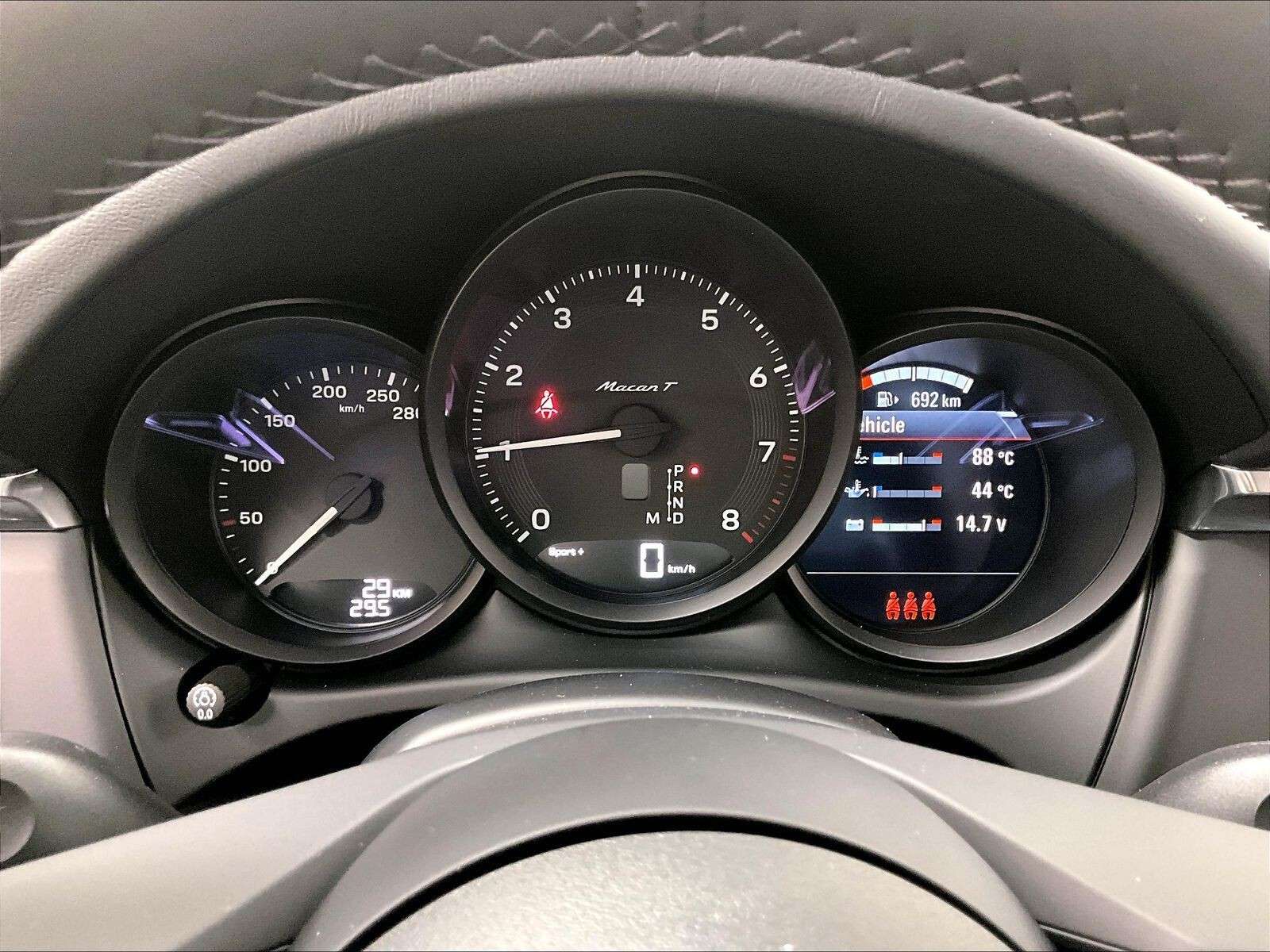 2026 Porsche Macan T thumb 20