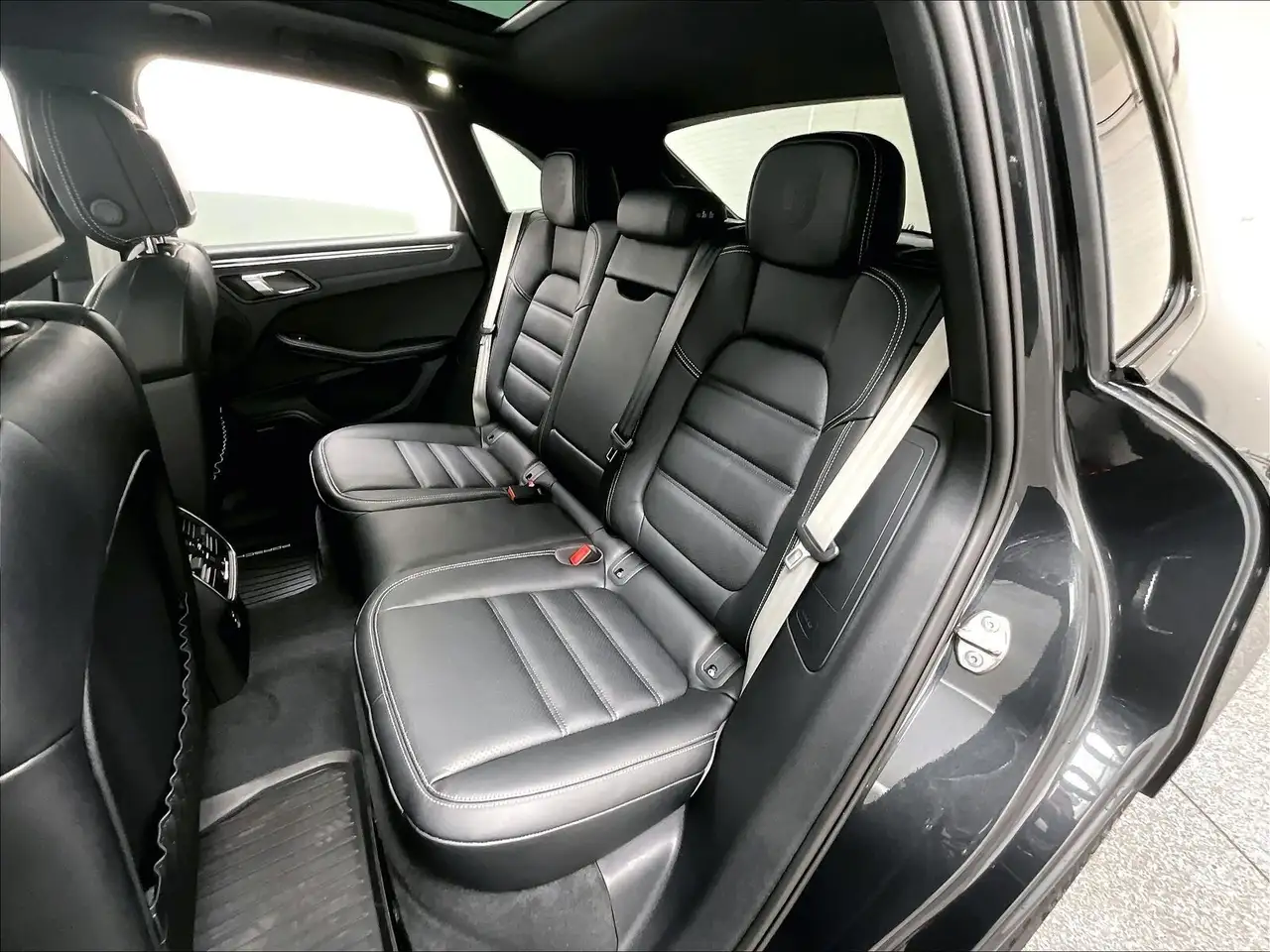 Porsche Macan снимка Porsche Macan