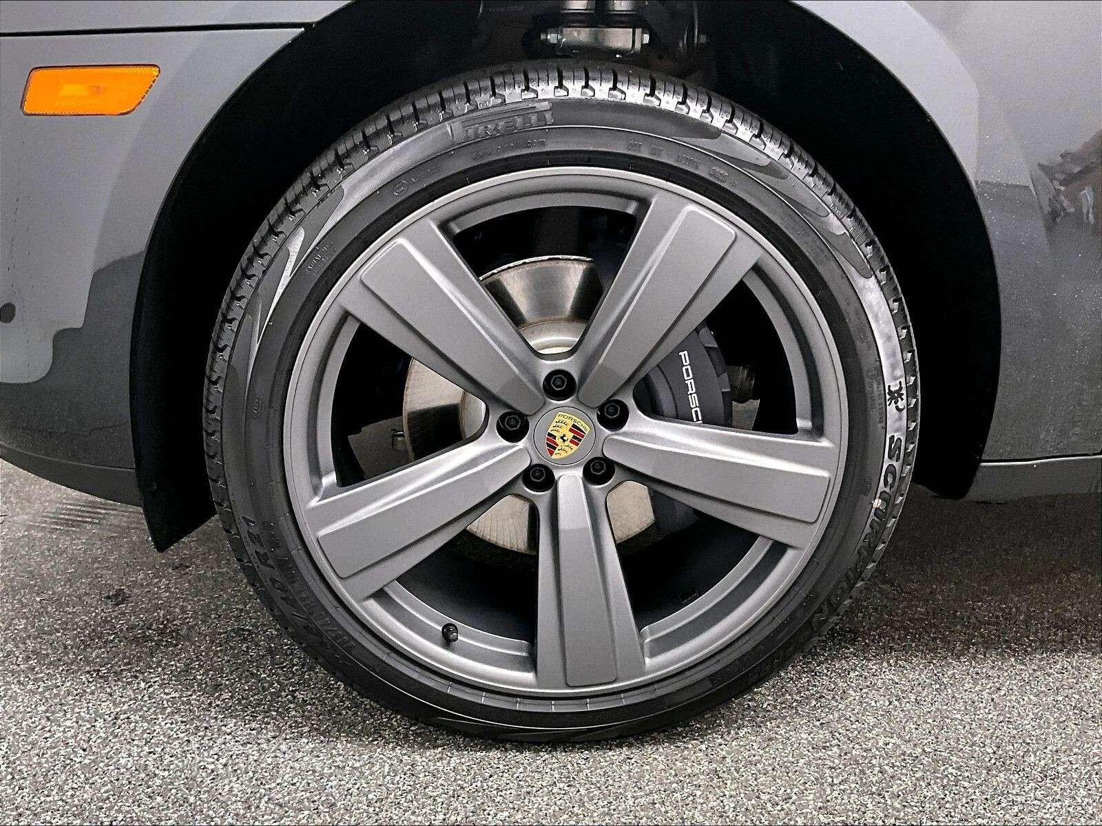 2026 Porsche Macan T thumb 37