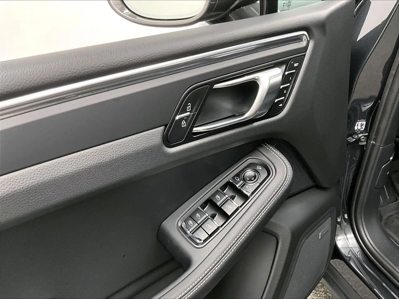 Porsche Macan снимка Porsche Macan