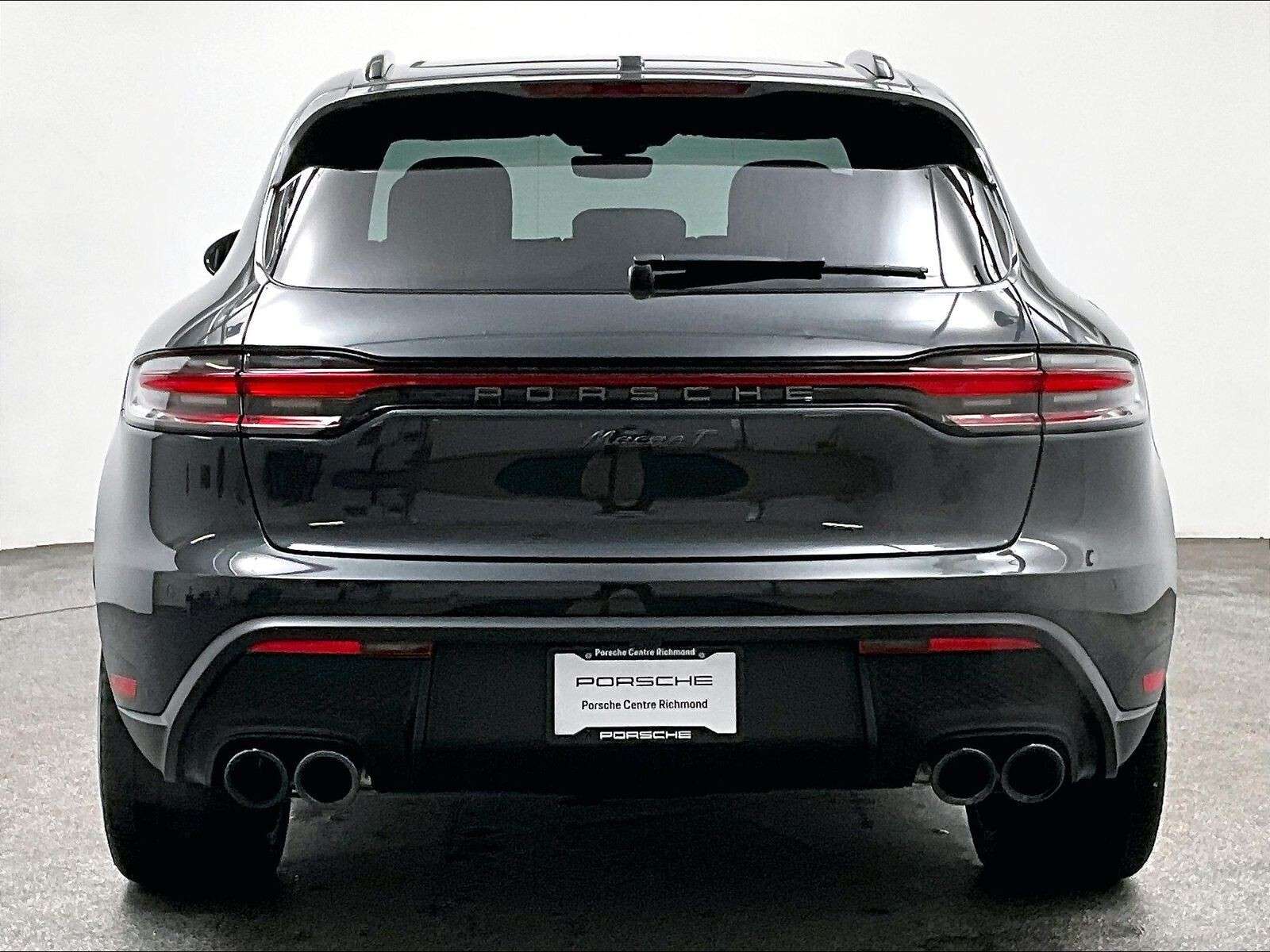 2026 Porsche Macan T thumb 6