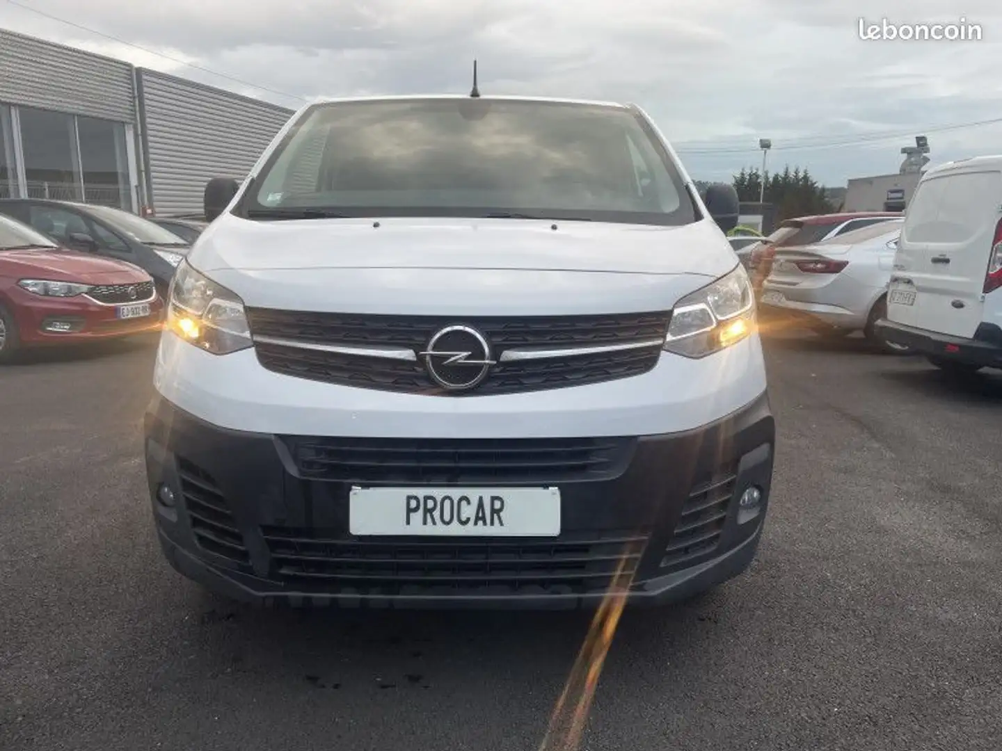 Opel Vivaro FG M 1.5 BLUEHDI 120CH S&S Weiß - 2