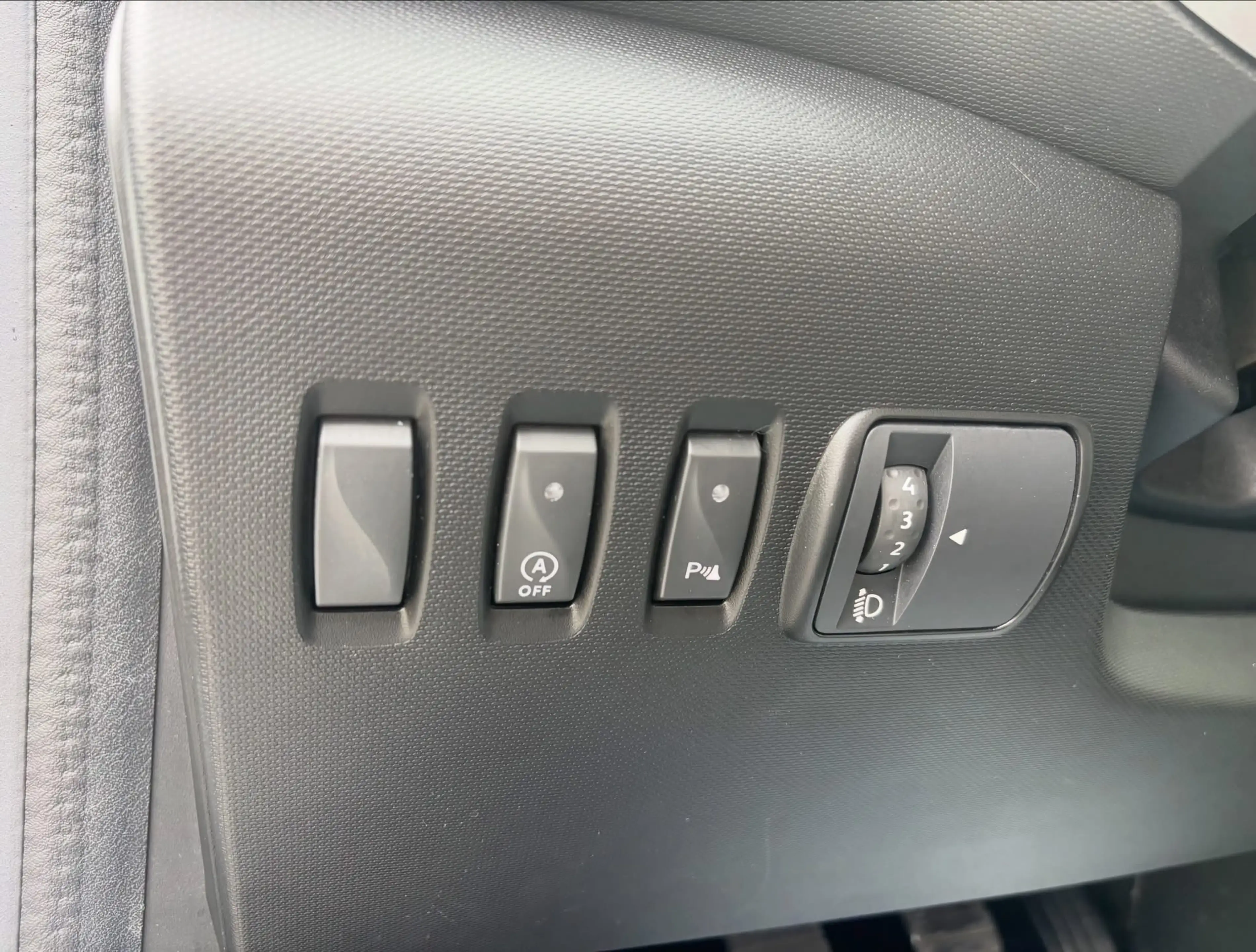 Renault Twingo Twingo 1.0i SCe Limited — photo 11