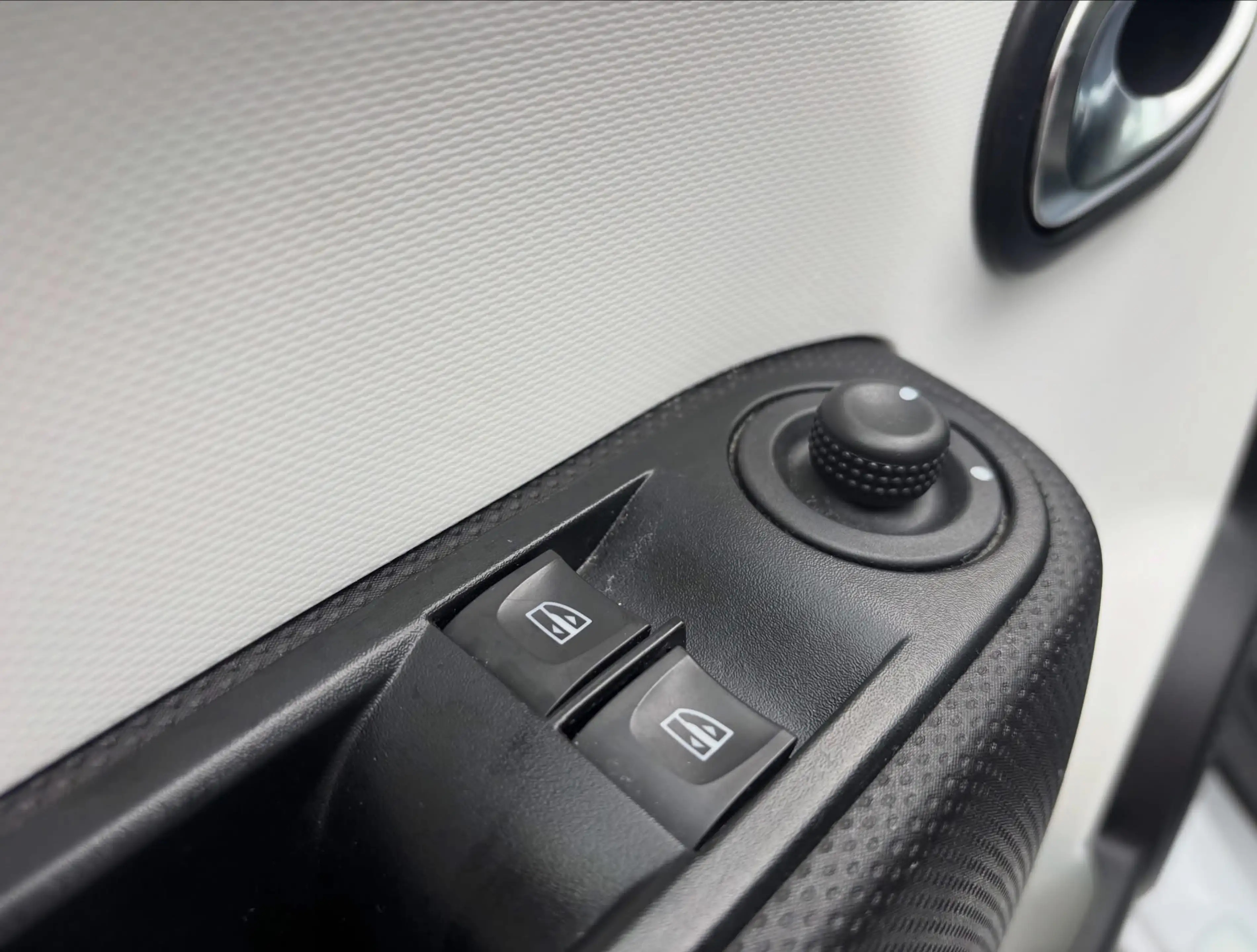 Renault Twingo Twingo 1.0i SCe Limited — photo 13