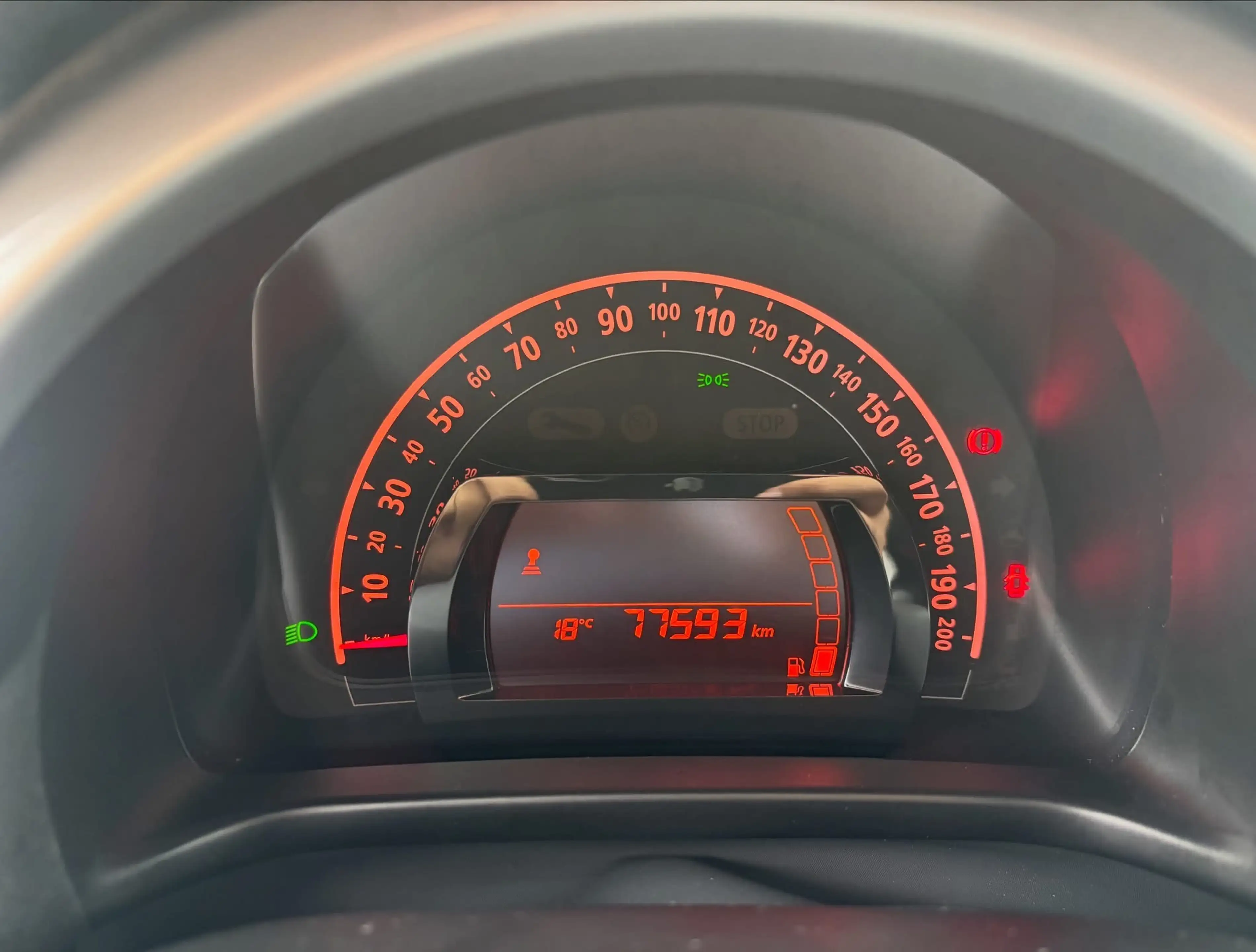 Renault Twingo Twingo 1.0i SCe Limited — photo 12