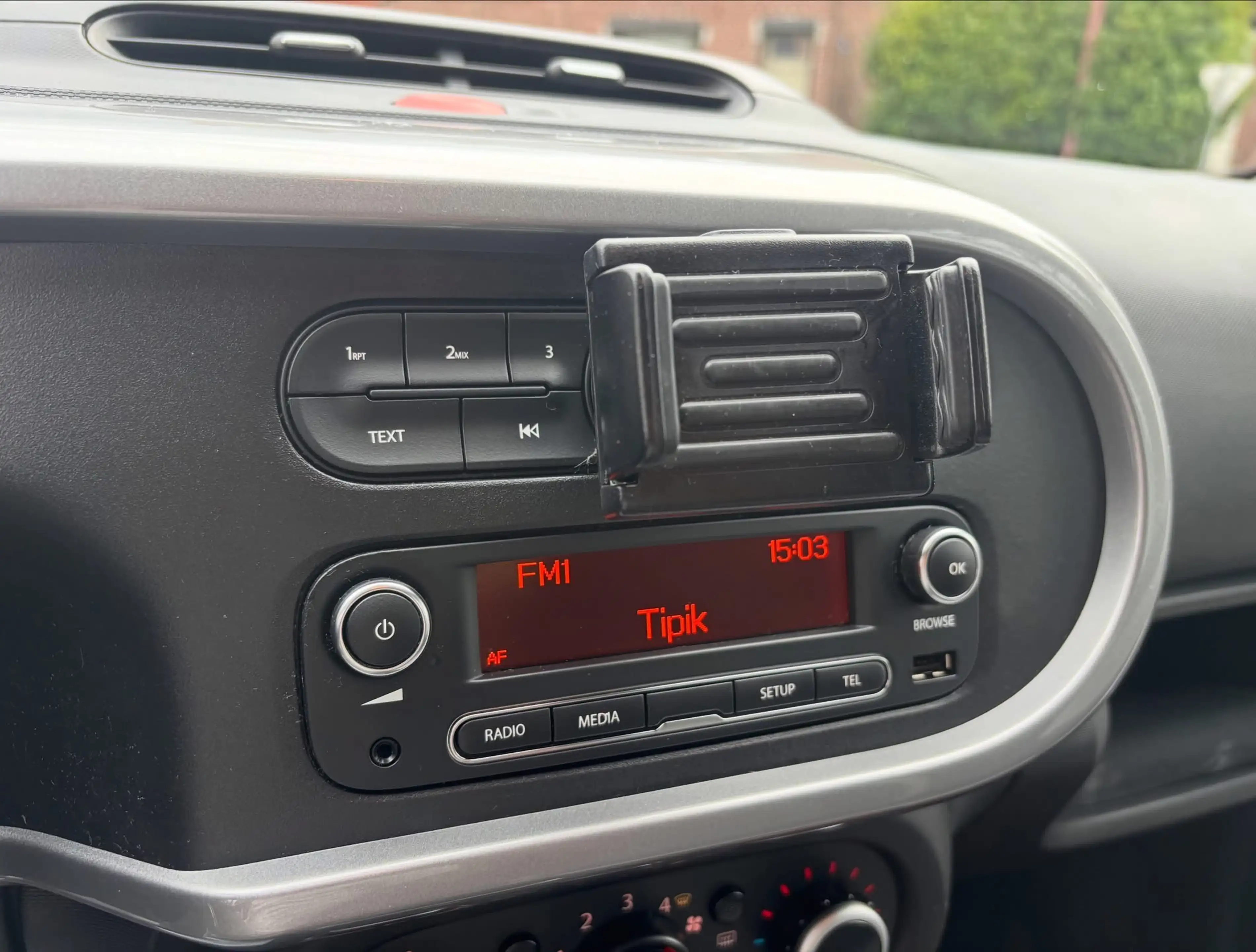 Renault Twingo Twingo 1.0i SCe Limited — photo 9
