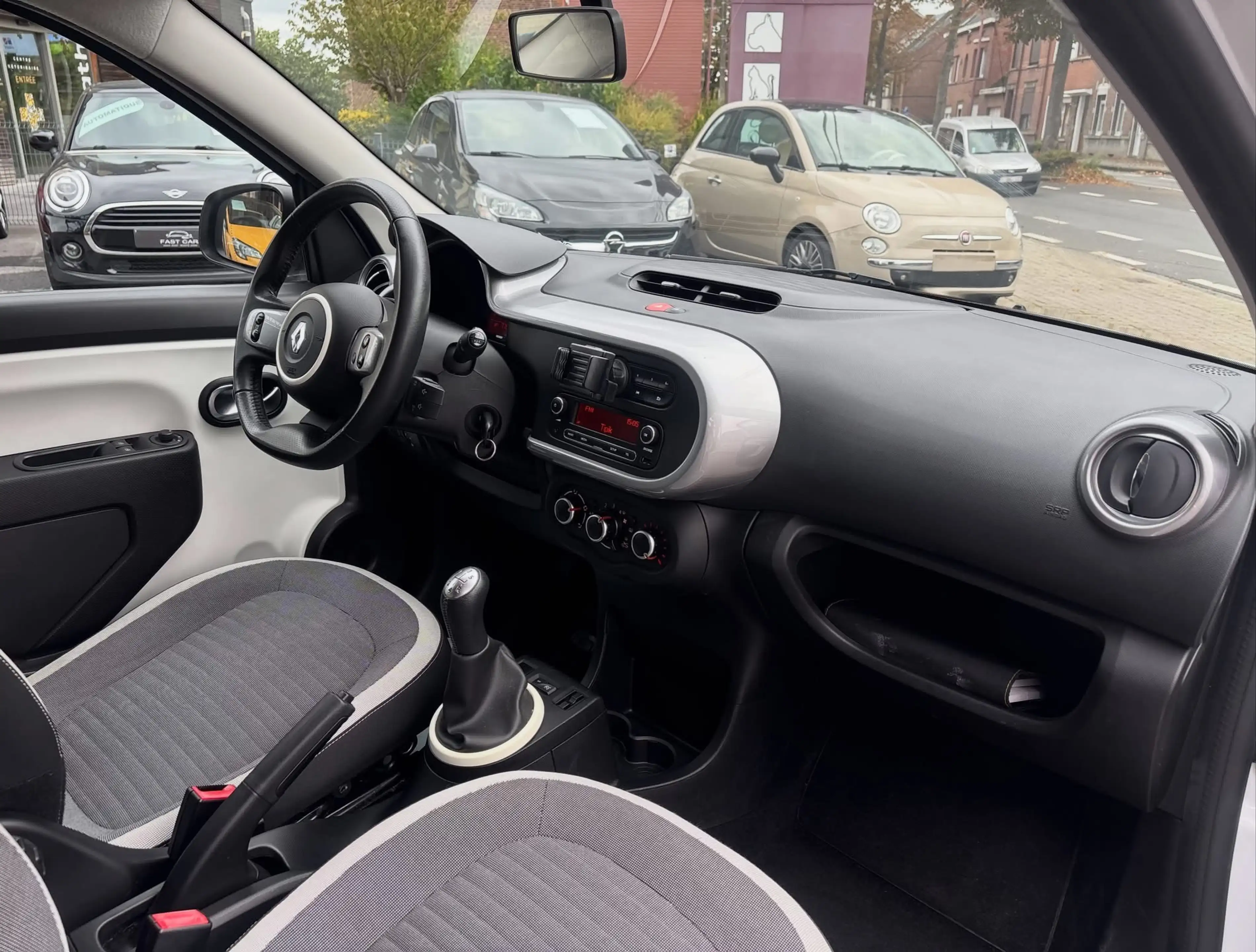Renault Twingo Twingo 1.0i SCe Limited — photo 6
