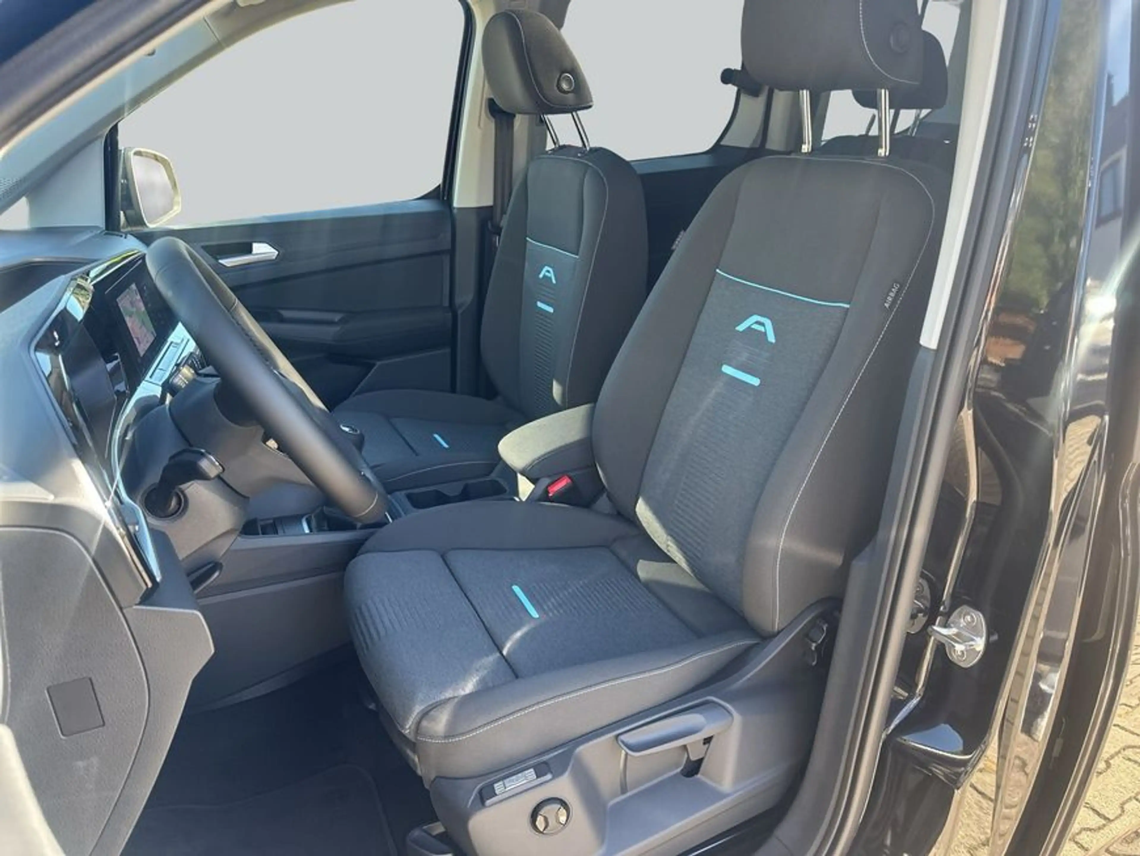 Ford Tourneo Connect 2.0 EcoBlue Allrad ACTIVE 90 kW, 5 — photo 10