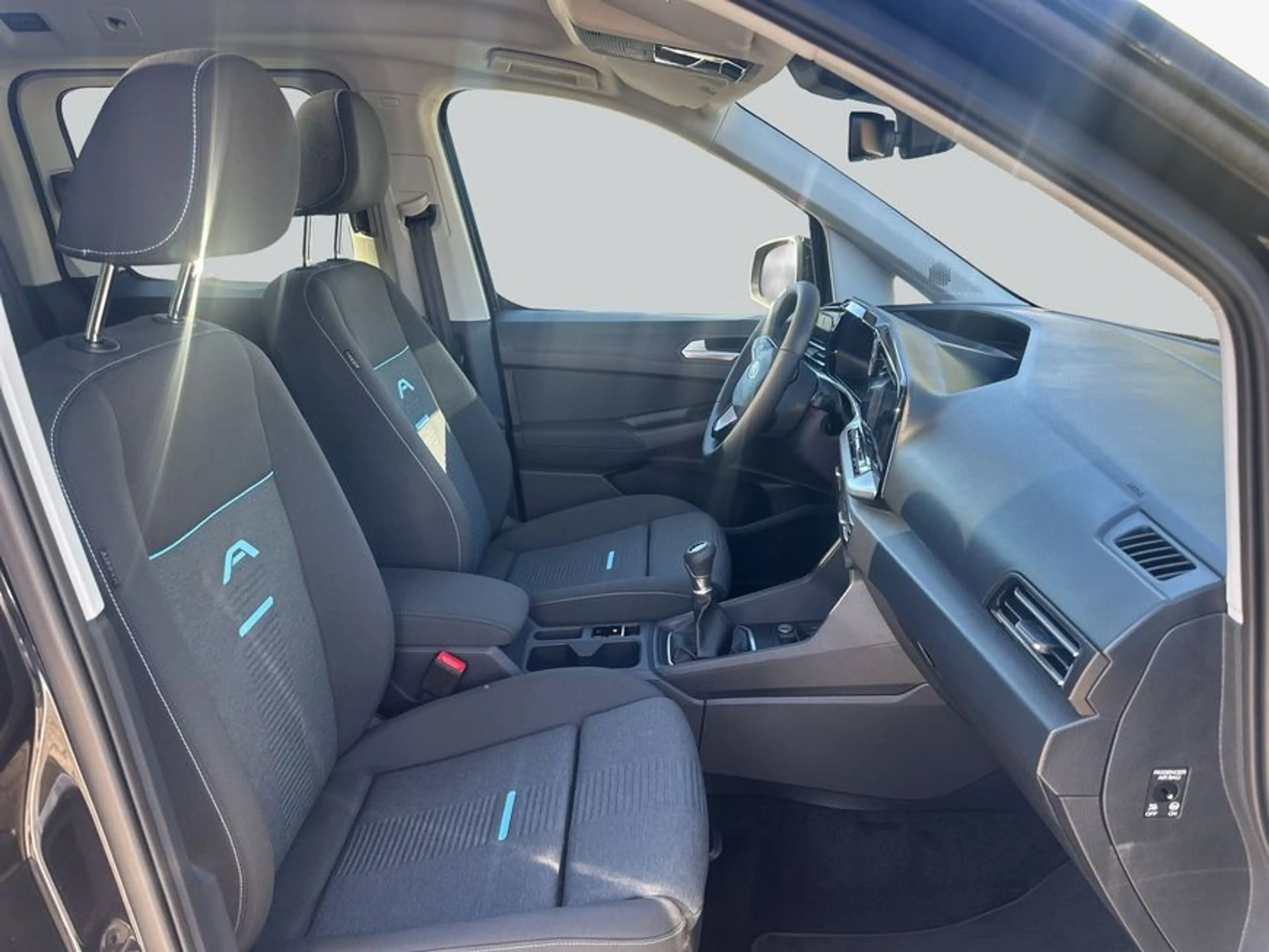 Ford Tourneo Connect 2.0 EcoBlue Allrad ACTIVE 90 kW, 5 — photo 12