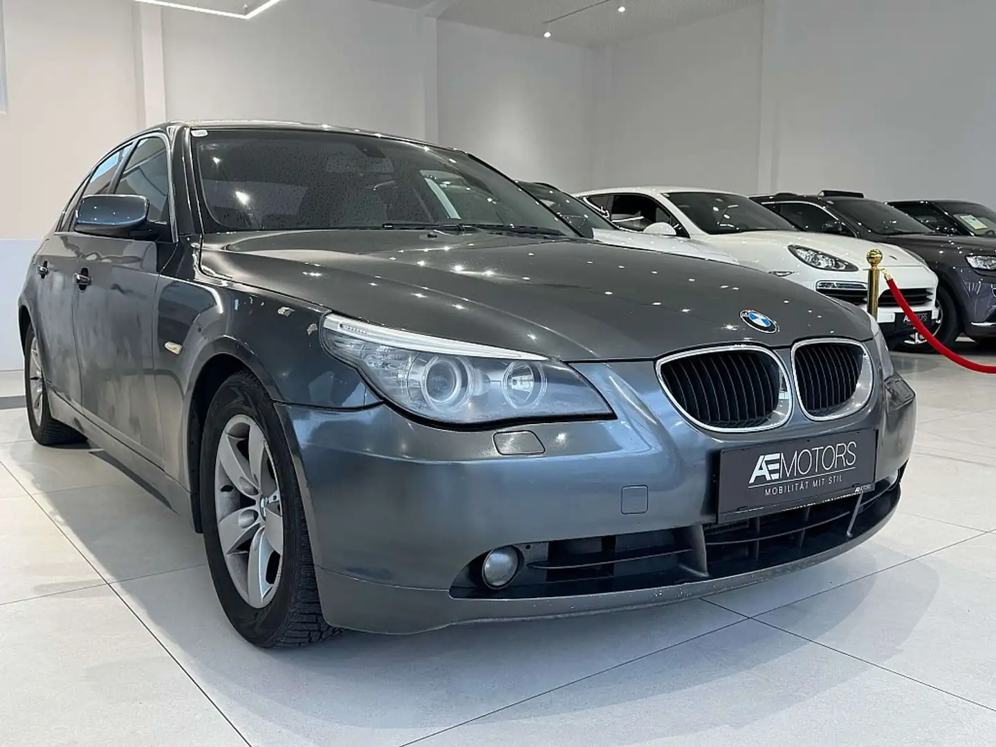 BMW 525 d Österreich-Paket Aut.EXPORT Grau - 2