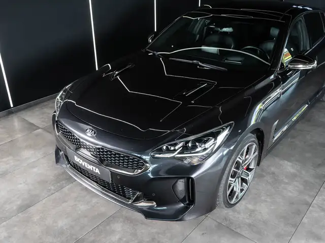 Kia Stinger view 3