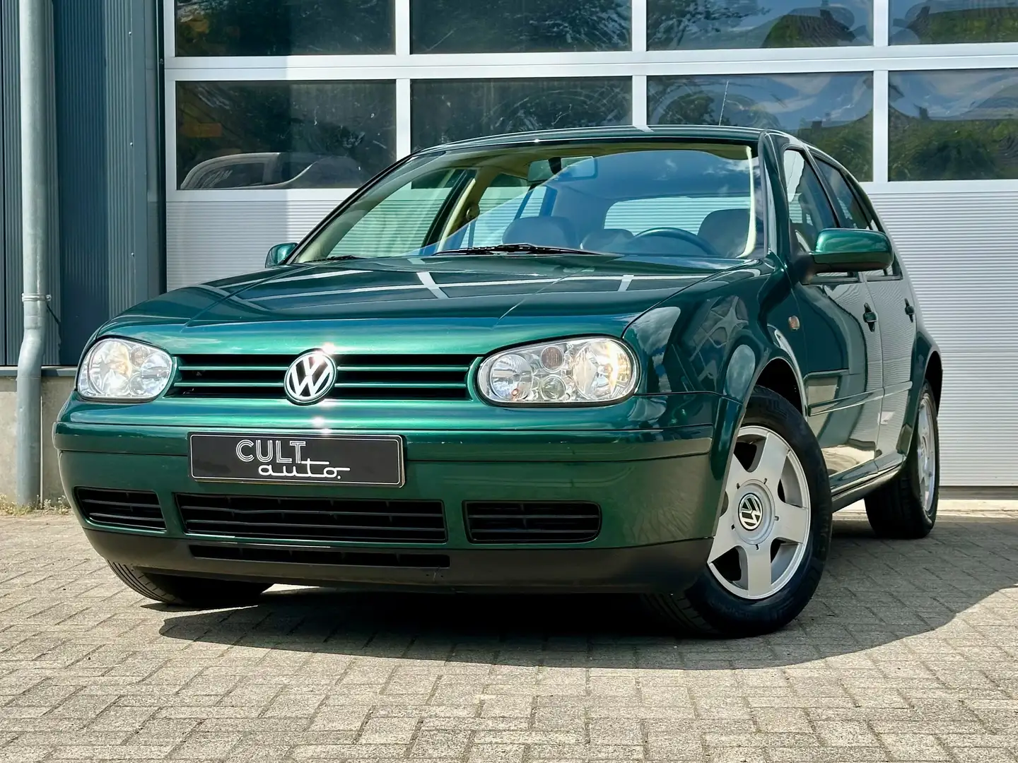 Volkswagen Golf 2.3 V5 Highline | 137.000 km | Aut. | Beige leder Groen - 1
