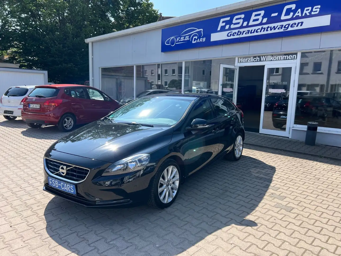 Volvo V40 You! Noir - 1