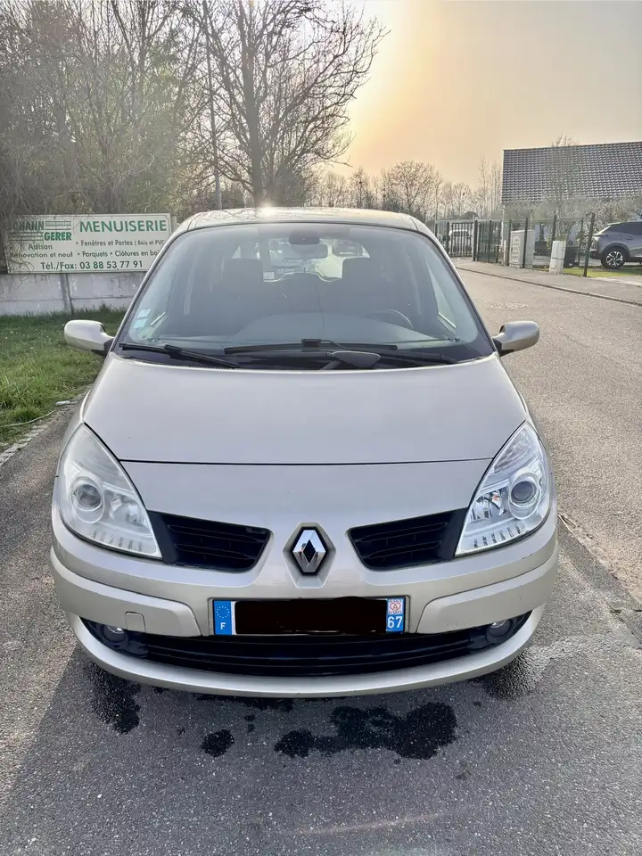 Renault Scenic 1.6 16V Carminat