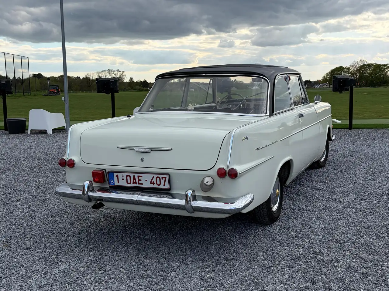 Opel Olympia Rekord Coupé 1963 — Toit Ouvrant Vinyl — Facture Originale 1963 — 87.500 km, foto 2