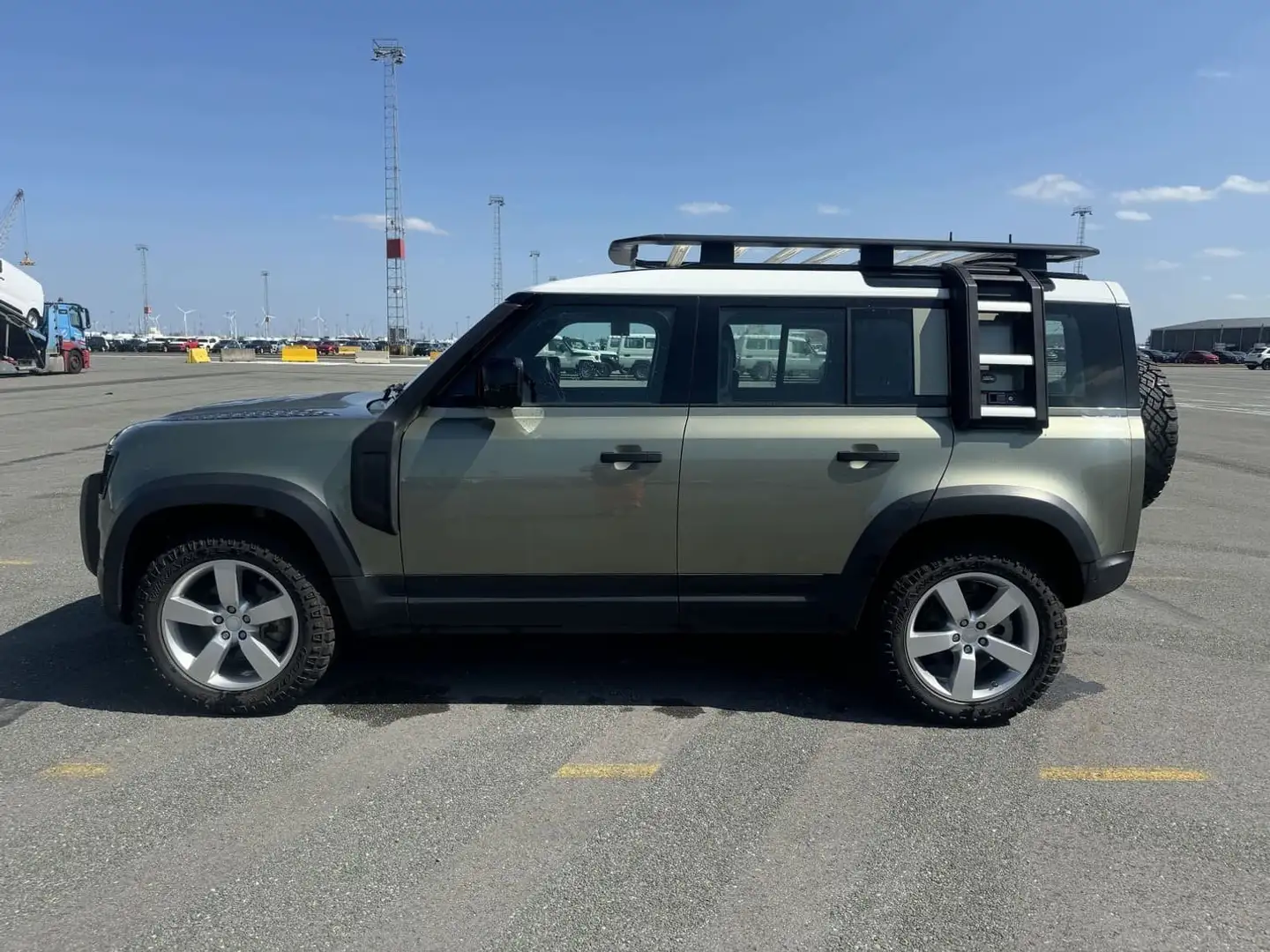 Land Rover Defender RHD Defender 110 D240 AWD 2.0L Dsel 8-Spd AT 240hp Yeşil - 1