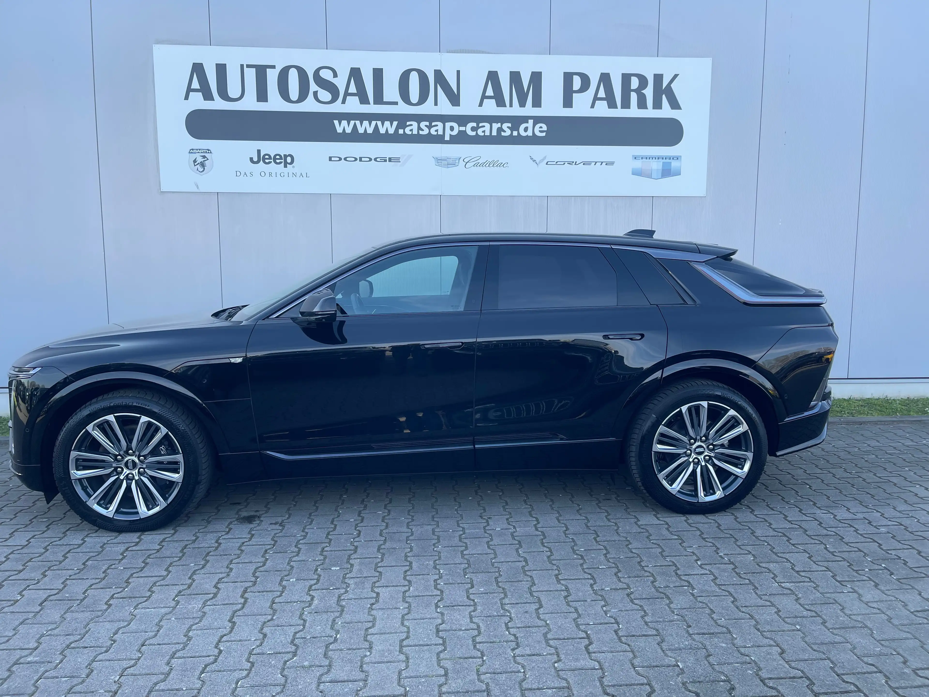 Cadillac Lyriq LYRIQ Sport 600e AWD — photo 3