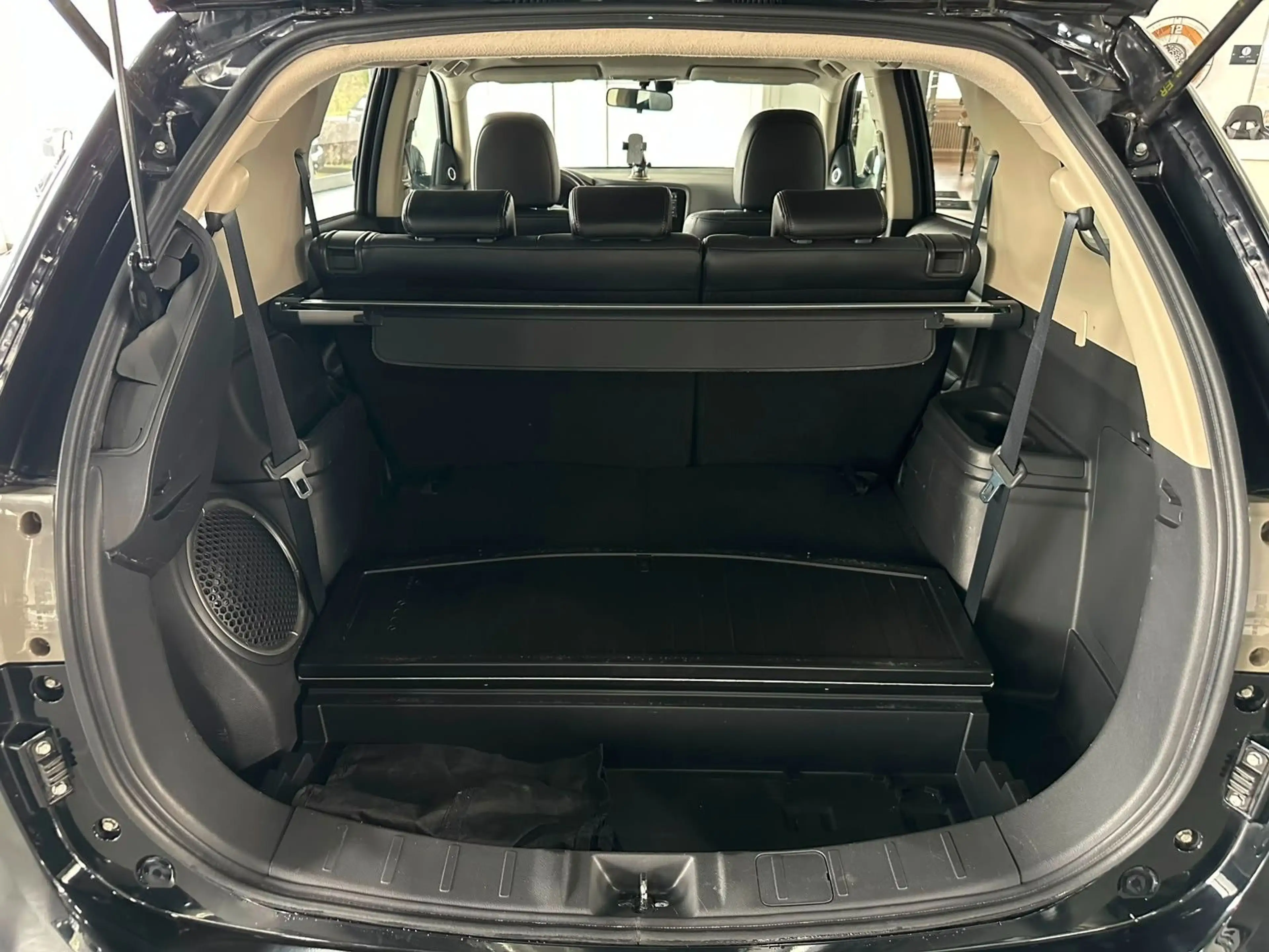 Mitsubishi Outlander ClearTec Instyle 4WD*Kam*Navi*Leder* 7 — photo 6