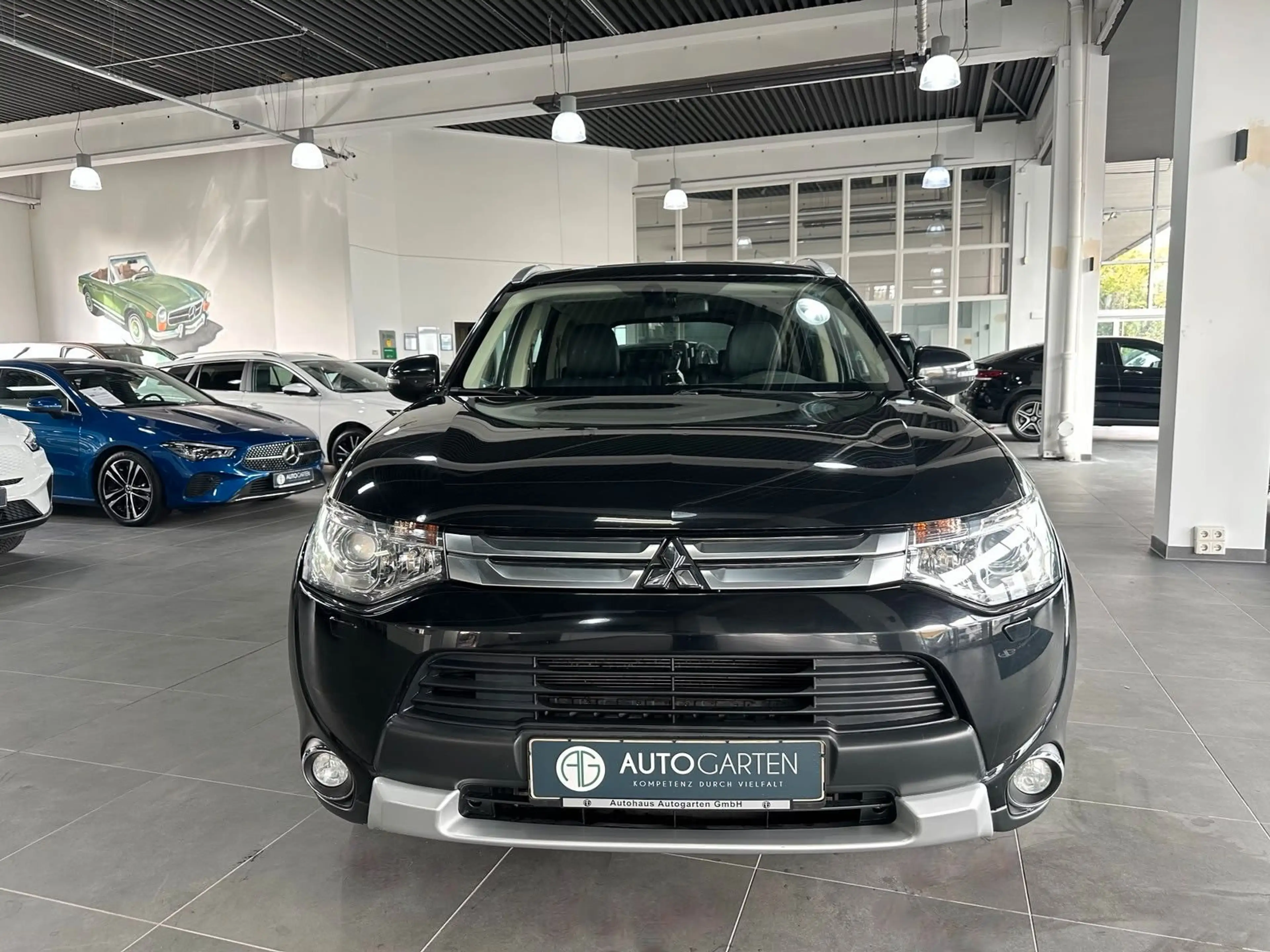 Mitsubishi Outlander ClearTec Instyle 4WD*Kam*Navi*Leder* 7 — photo 2
