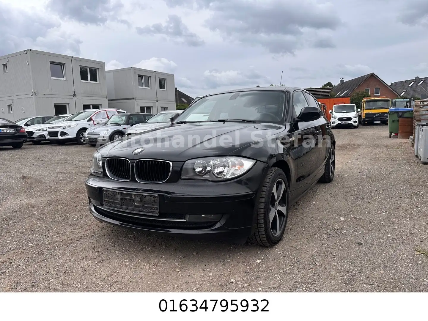 BMW 116 d Edition Lifestyle Schwarz - 1