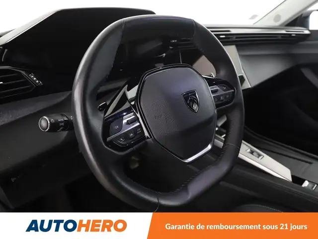Peugeot 308 view 11