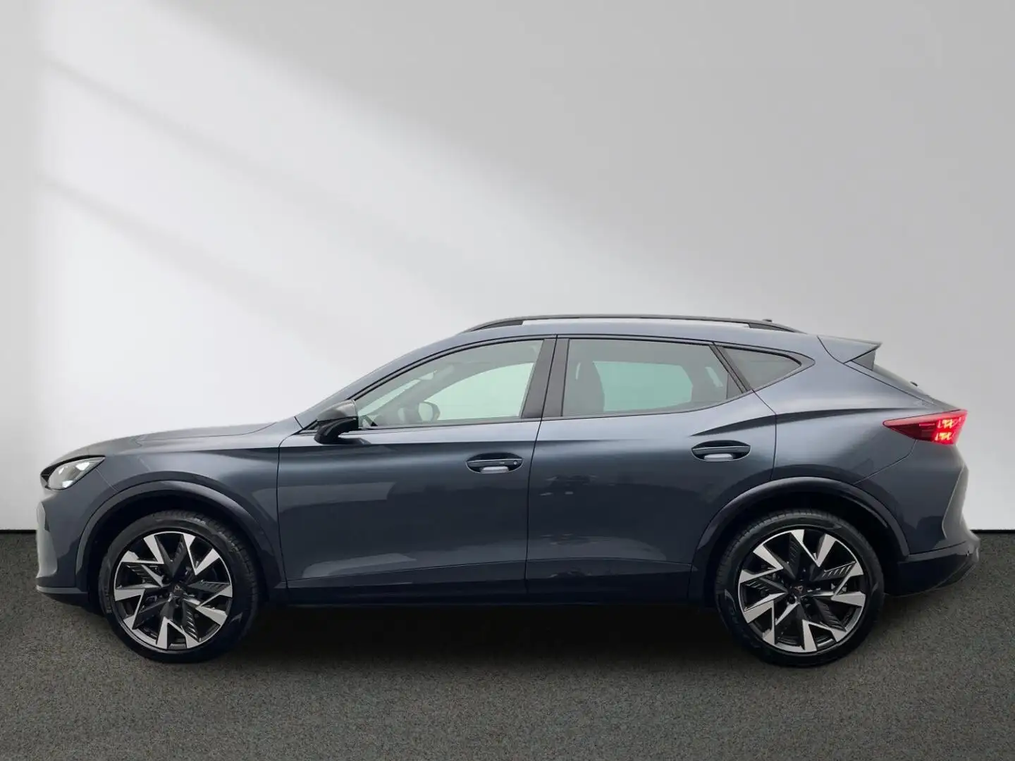 CUPRA Formentor 1.5 eTSI 7-Gang-DSG Kamera Matrix Gris - 2