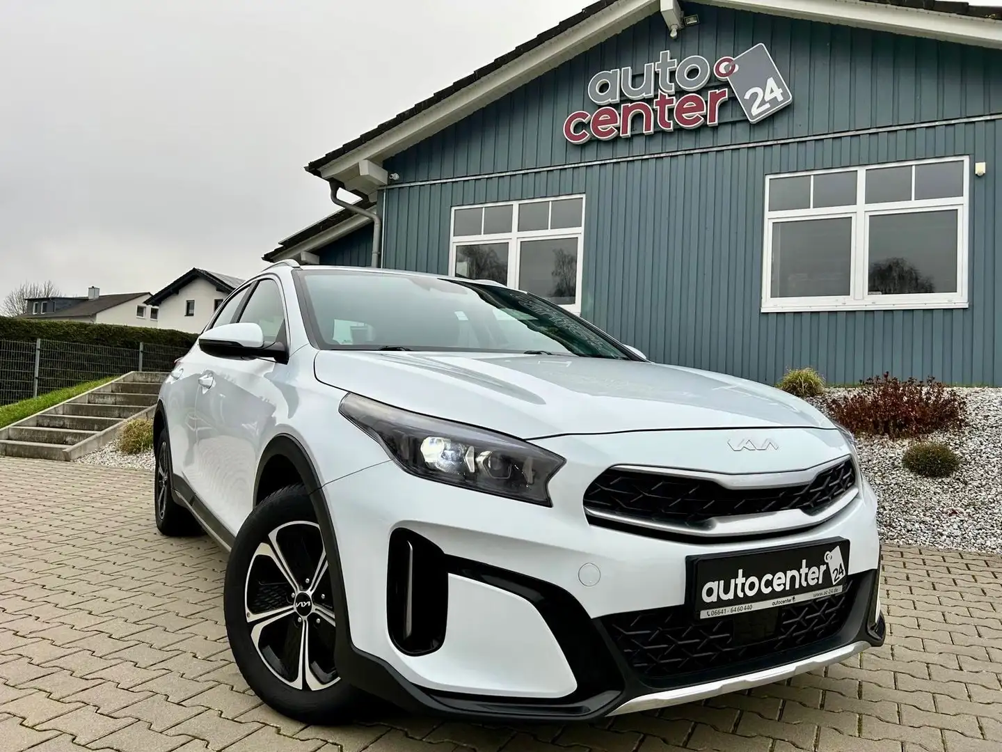 Kia XCeed Plug-in Hybrid°AHK°Facelift°Kamera°1.Hand° Weiß - 1