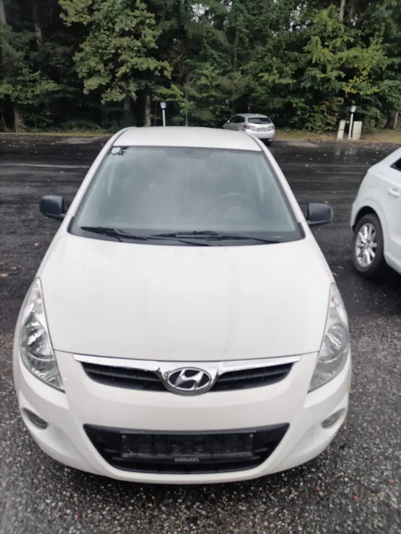 Hyundai i20 5p 1.2 Classic FL Beige - 1