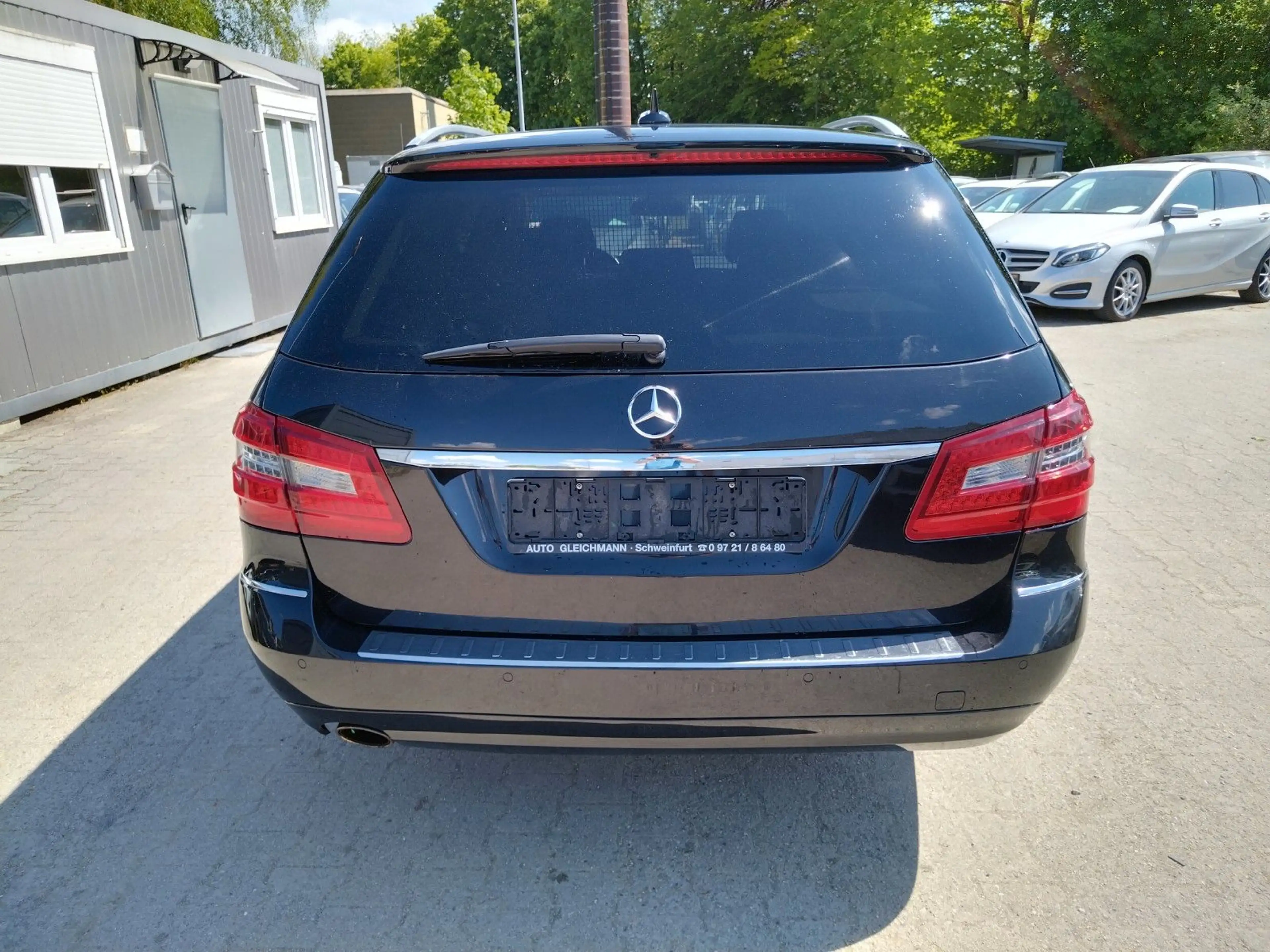 Mercedes-Benz E 200 T-Model CGI+XENON+:PANO+NAVI+ILS+PDC+EURO5 — photo 7
