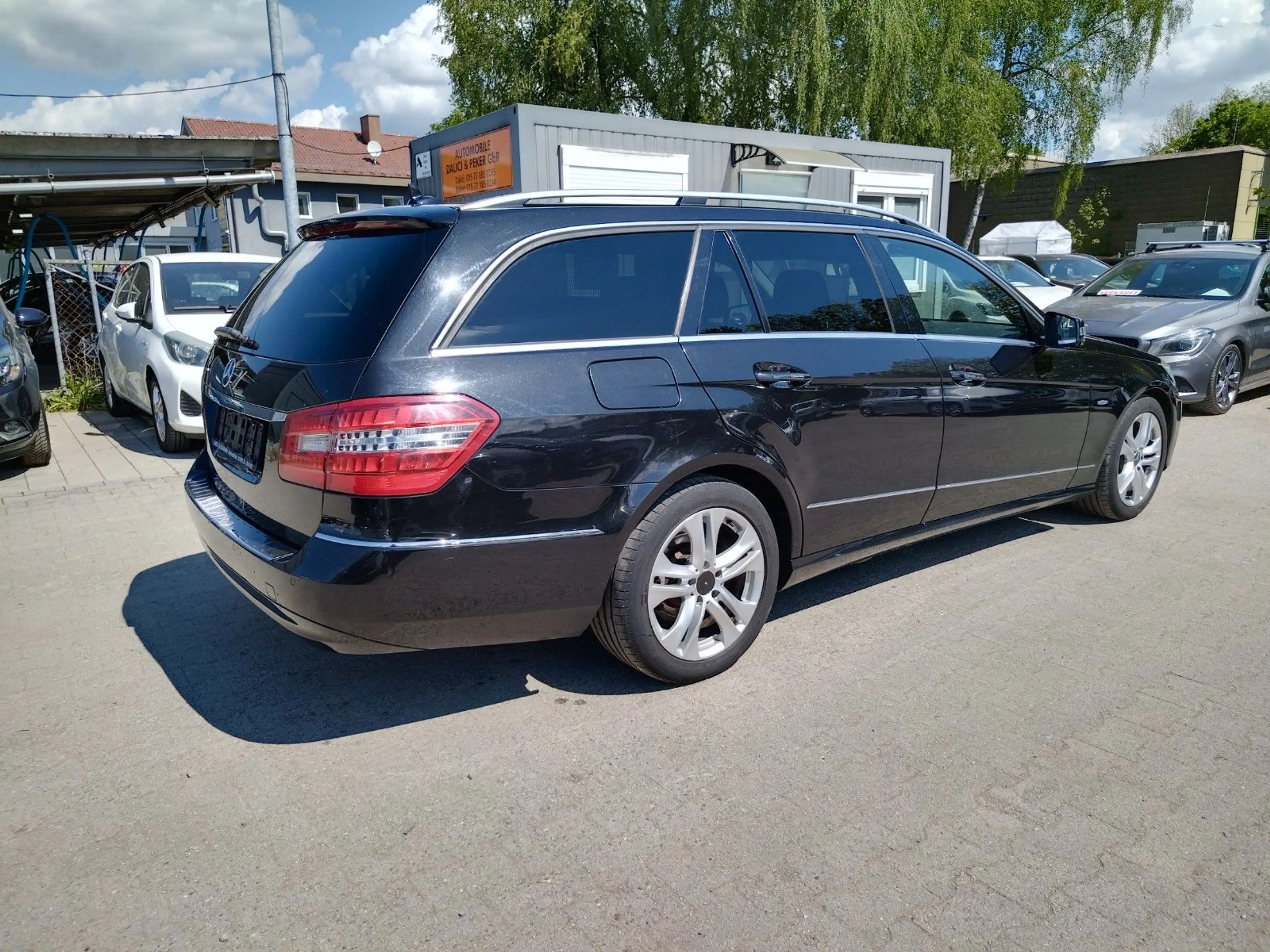 Mercedes-Benz E 200 T-Model CGI+XENON+:PANO+NAVI+ILS+PDC+EURO5 — photo 6