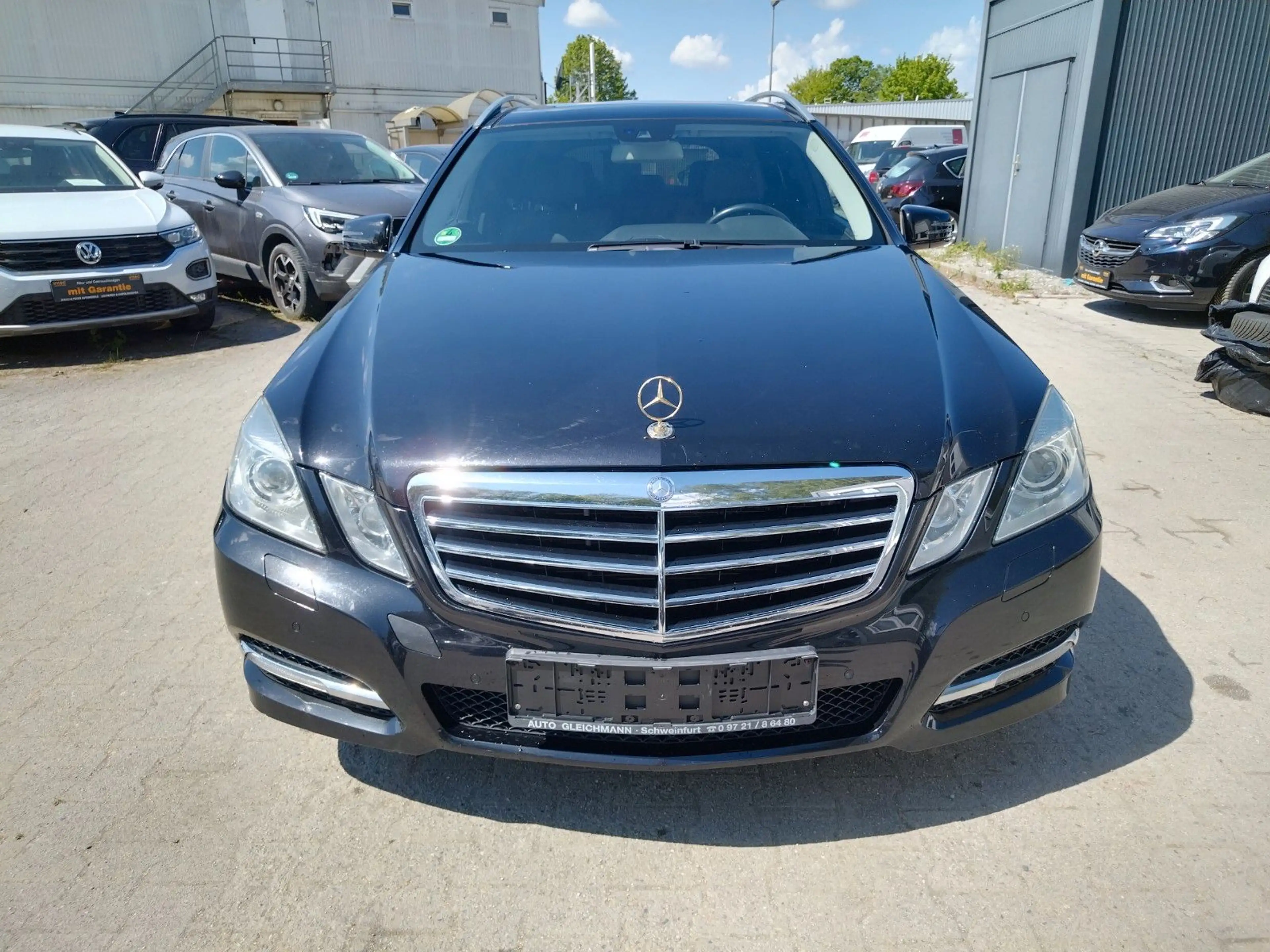 Mercedes-Benz E 200 T-Model CGI+XENON+:PANO+NAVI+ILS+PDC+EURO5 — photo 3