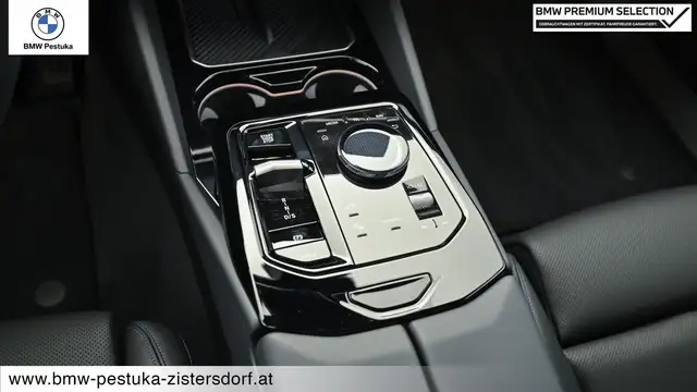 BMW 5 Series view 15