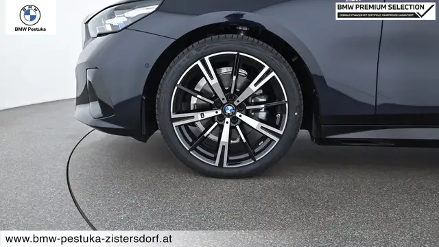 BMW 5 Series view 7