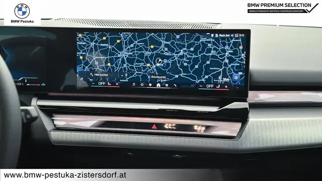 BMW 5 Series view 14