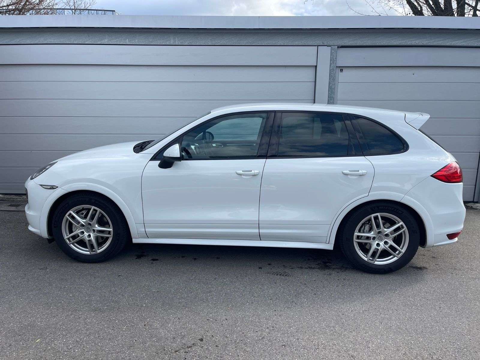 Second hand Porsche Cayenne 