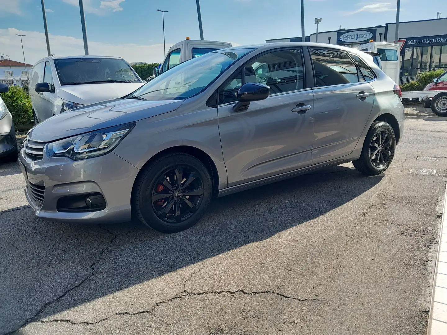 Citroen C4 C4 II 2016 1.6 bluehdi Feel s Grijs - 2