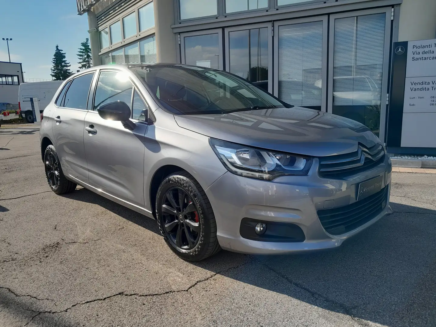 Citroen C4 C4 II 2016 1.6 bluehdi Feel s Grijs - 1