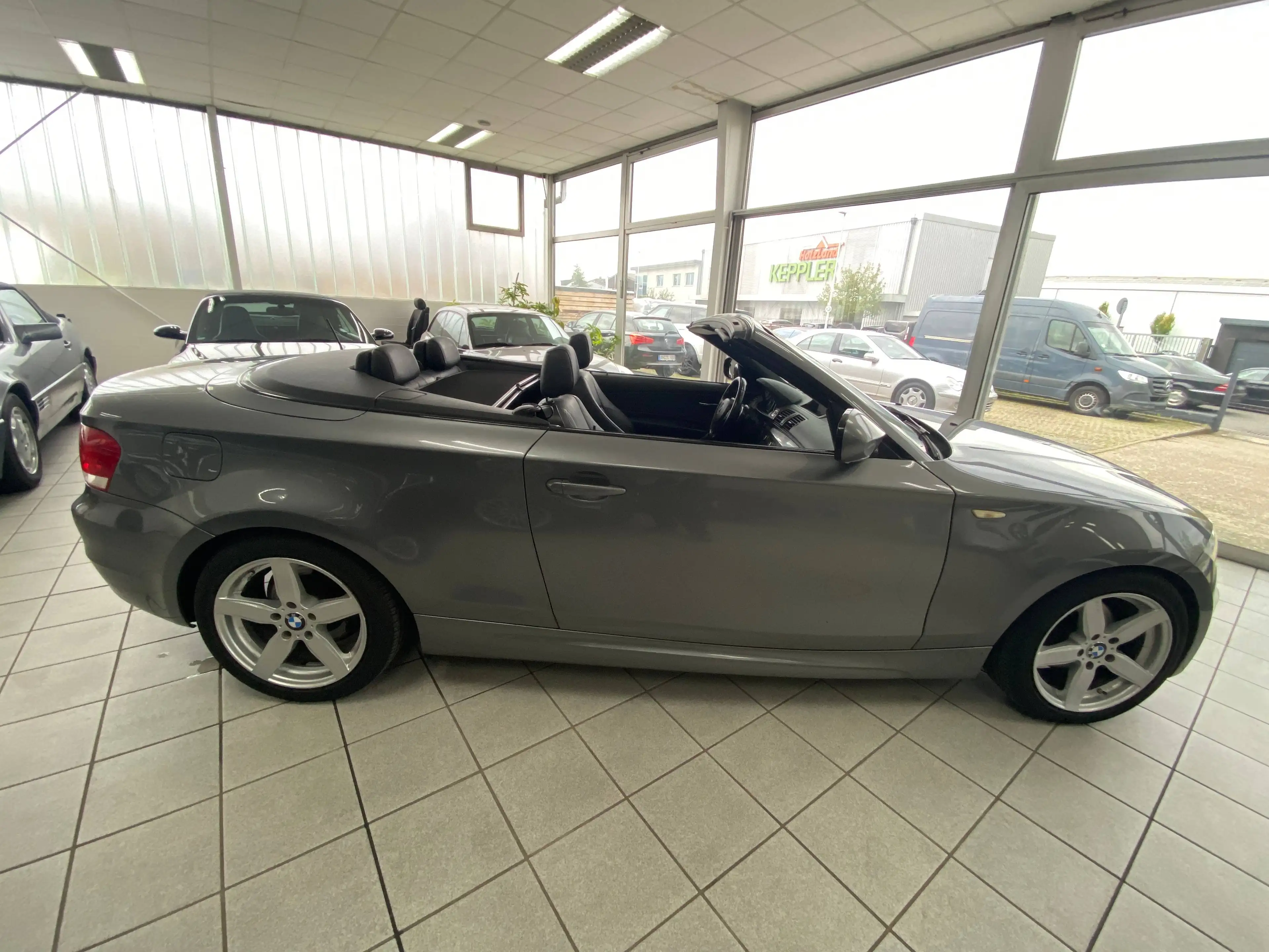 BMW 120 1er Cabrio Diesel 120d Cabrio M Sport Automatik Navi Pro — photo 10