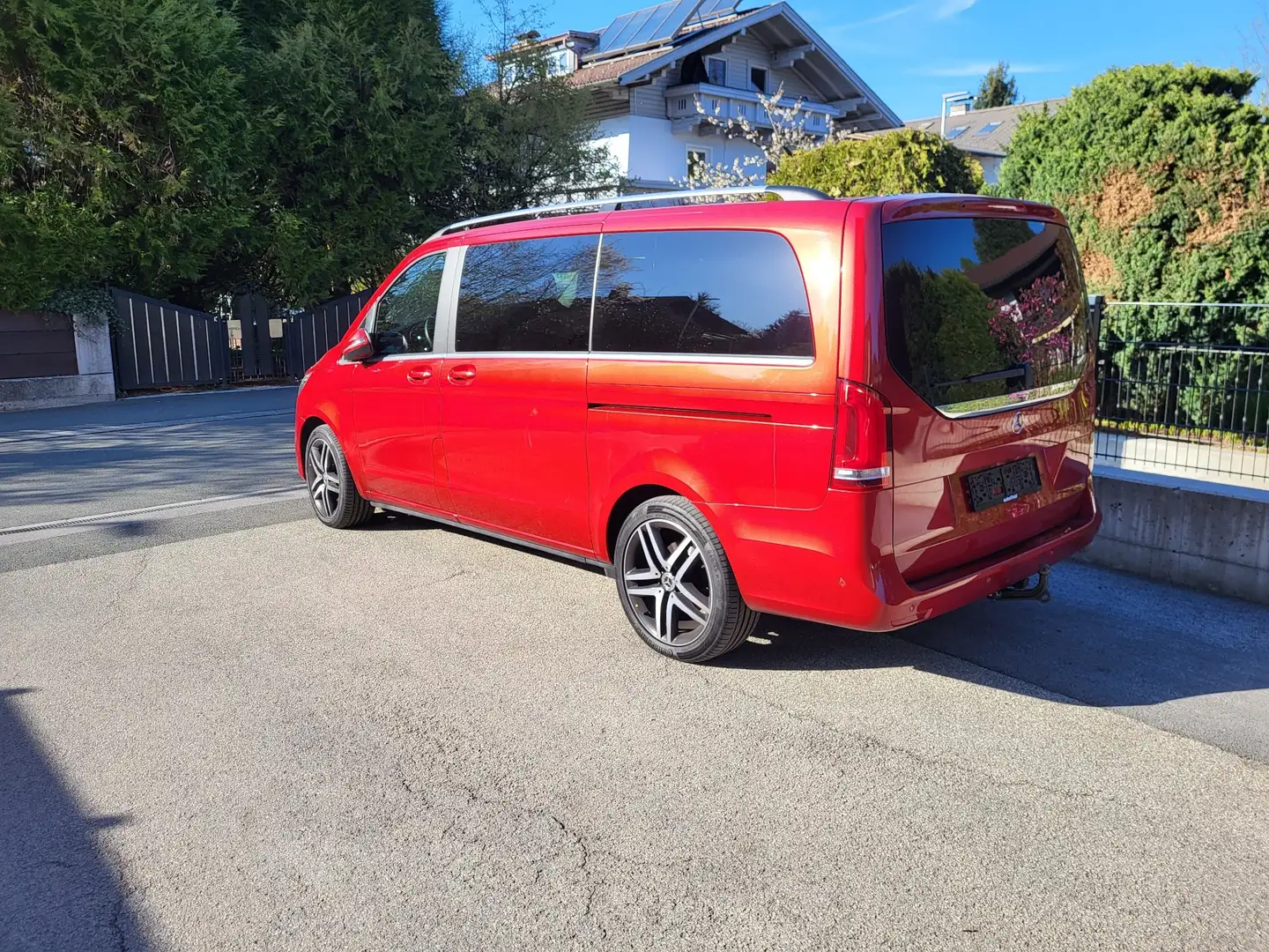 Mercedes-Benz V 250 d 4MATIC lang Avantgarde Aut. Rot - 1