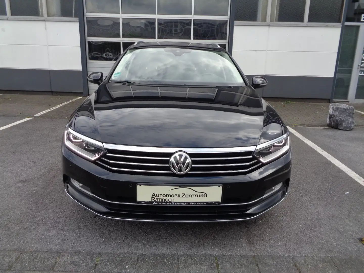 Volkswagen Passat Variant Passat Var. Highl. 2.0 TDI DSG R-Line*1.HD*LED* Negro - 2