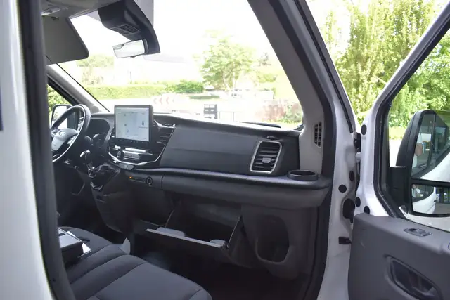 Ford Transit view 13