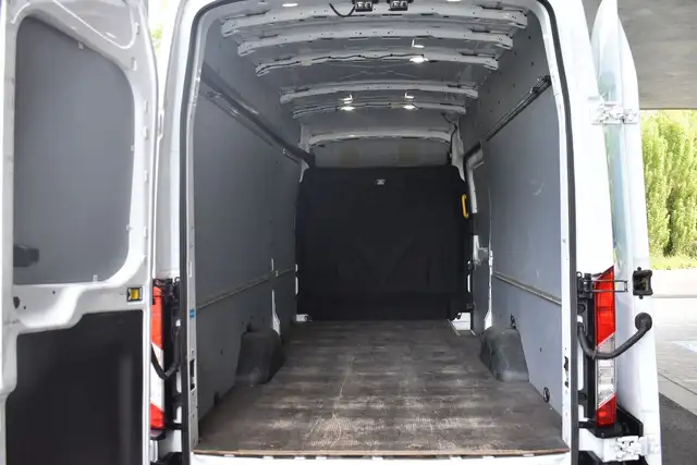 Ford Transit view 15