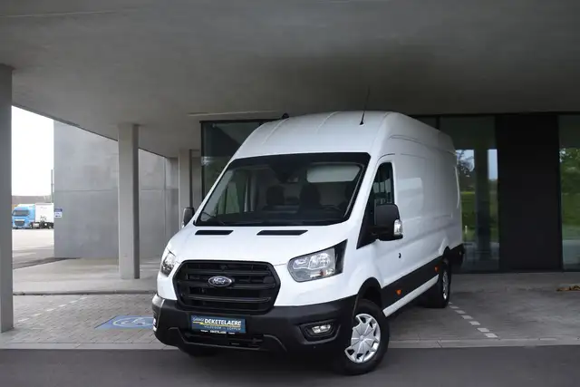 Ford Transit main image