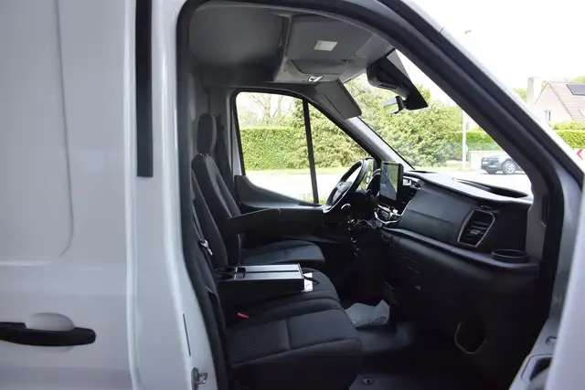 Ford Transit view 14