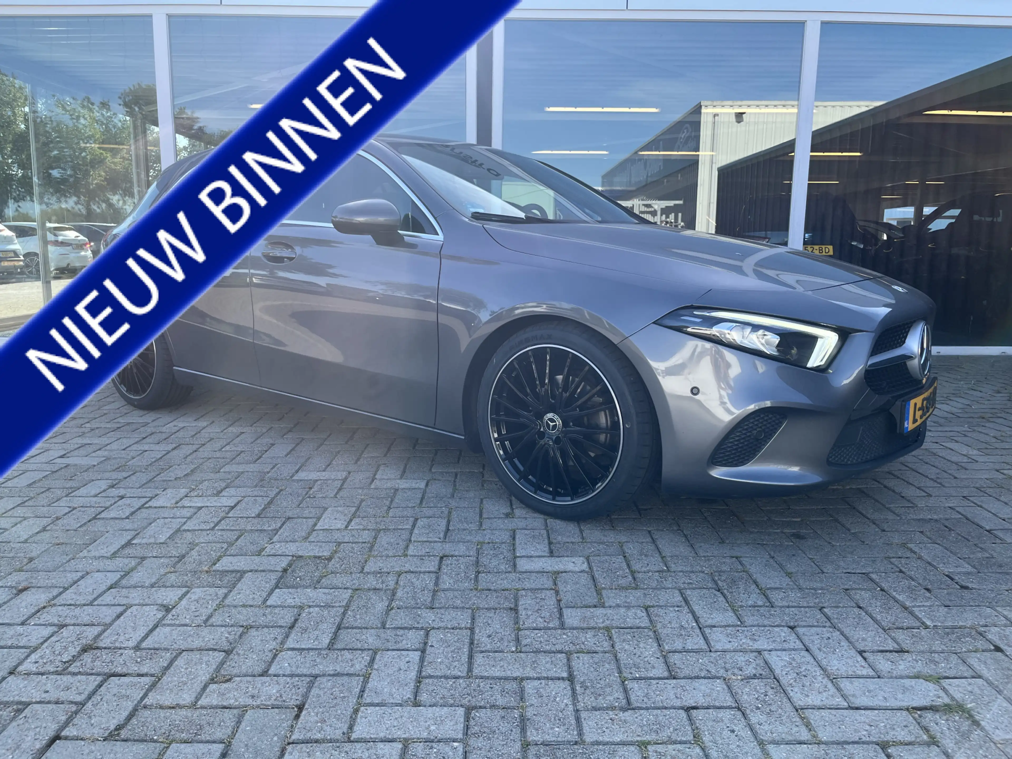 Mercedes-Benz A 200 Premium Carplay / Led / Cruise / Stoelverwarming