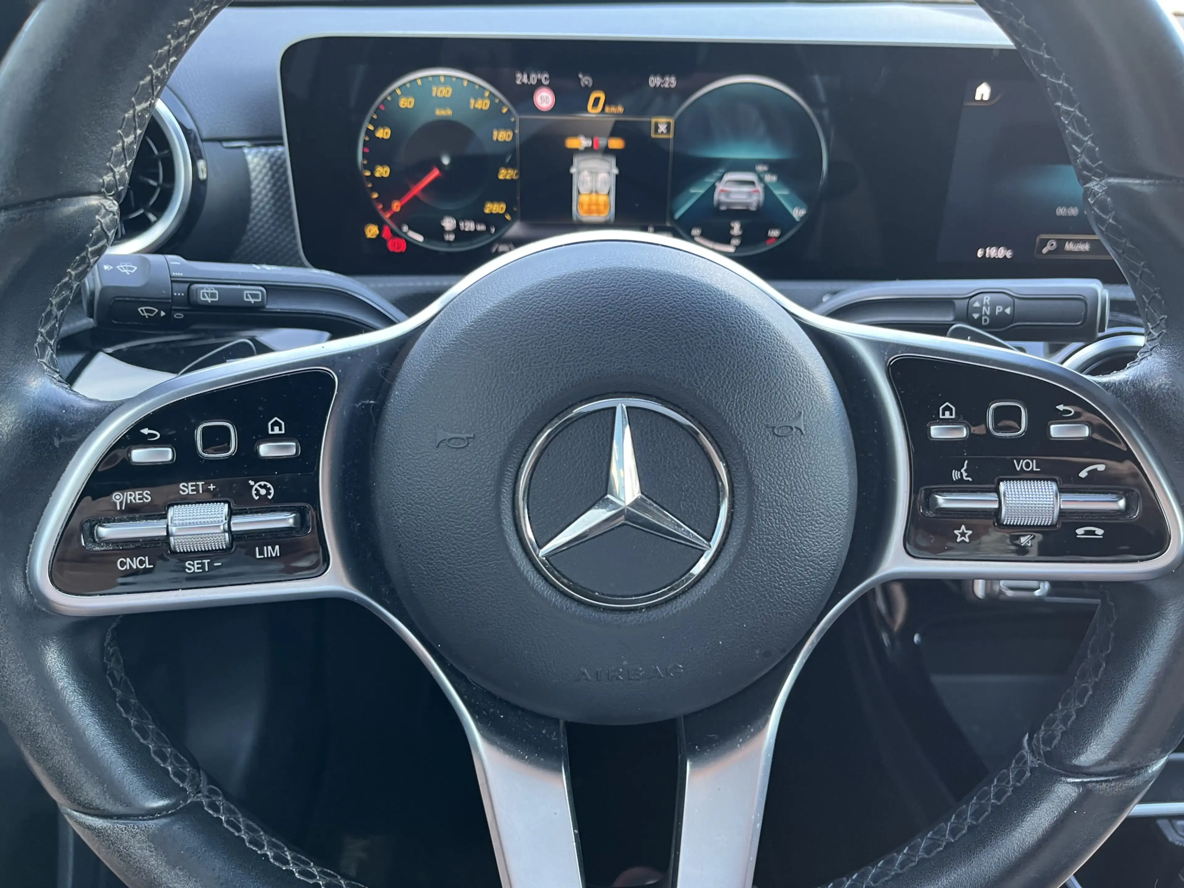Mercedes-Benz A 200 Premium Carplay / Led / Cruise / Stoelverwarming — photo 4