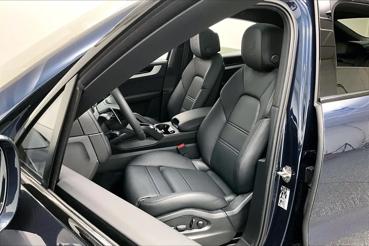 Porsche Cayenne снимка Porsche Cayenne