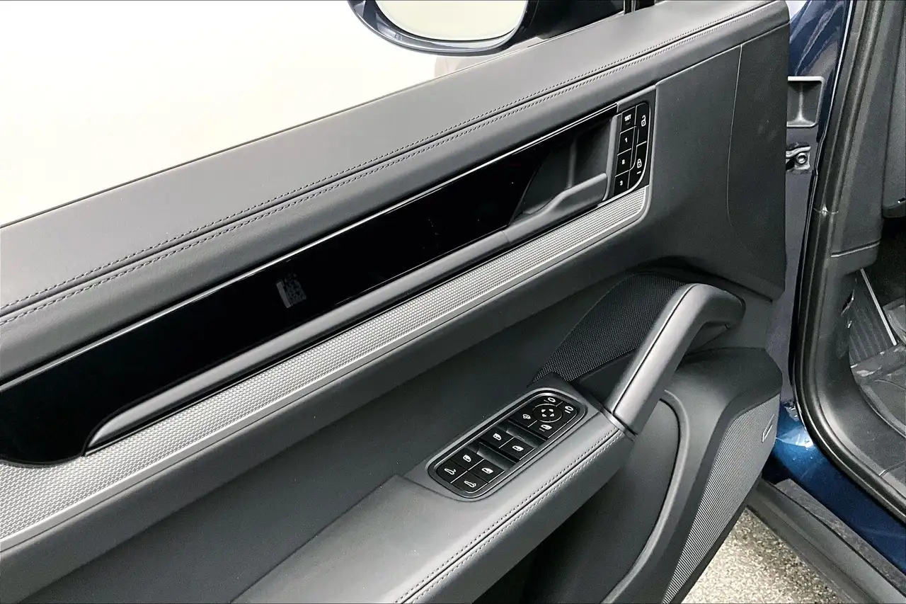 Porsche Cayenne снимка Porsche Cayenne