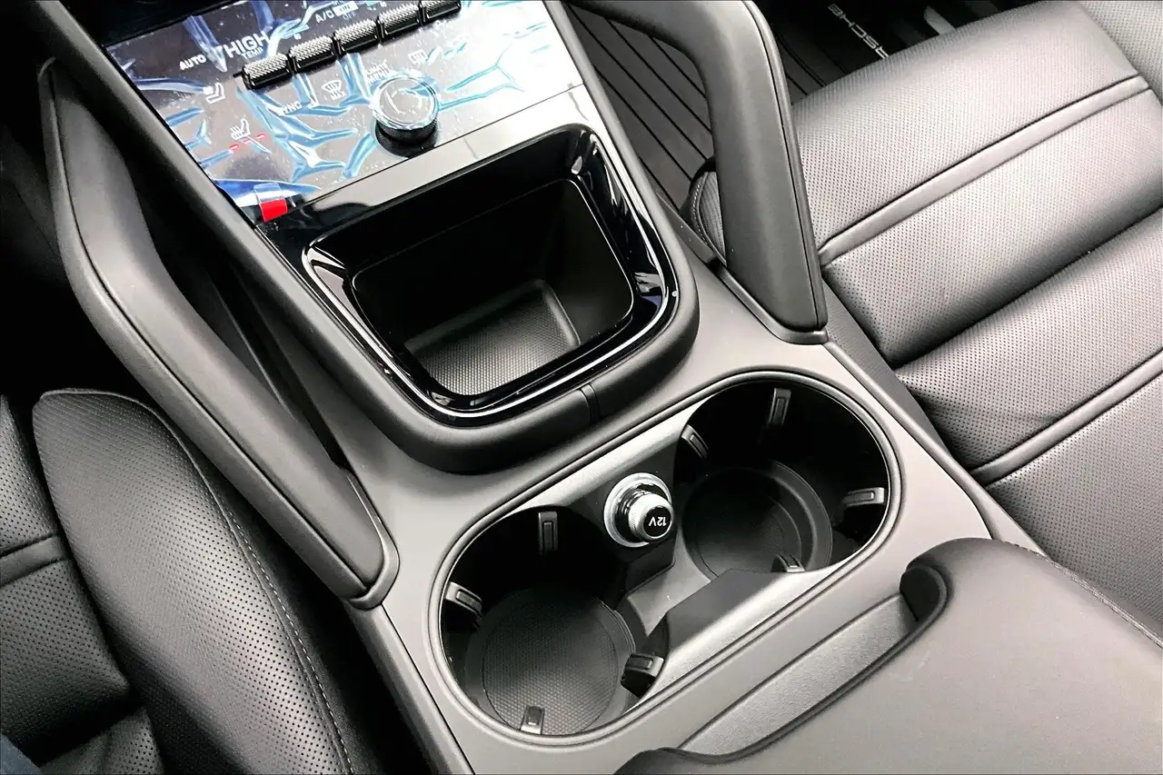 Porsche Cayenne снимка Porsche Cayenne